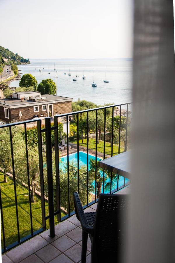 Hotel Eden Torri Del Benaco Buitenkant foto