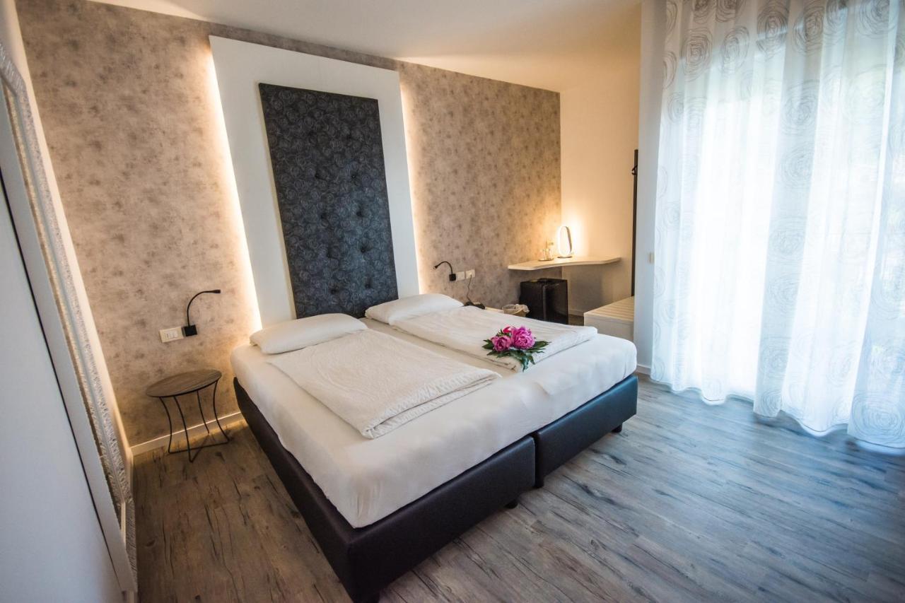 Hotel Eden Torri Del Benaco Buitenkant foto