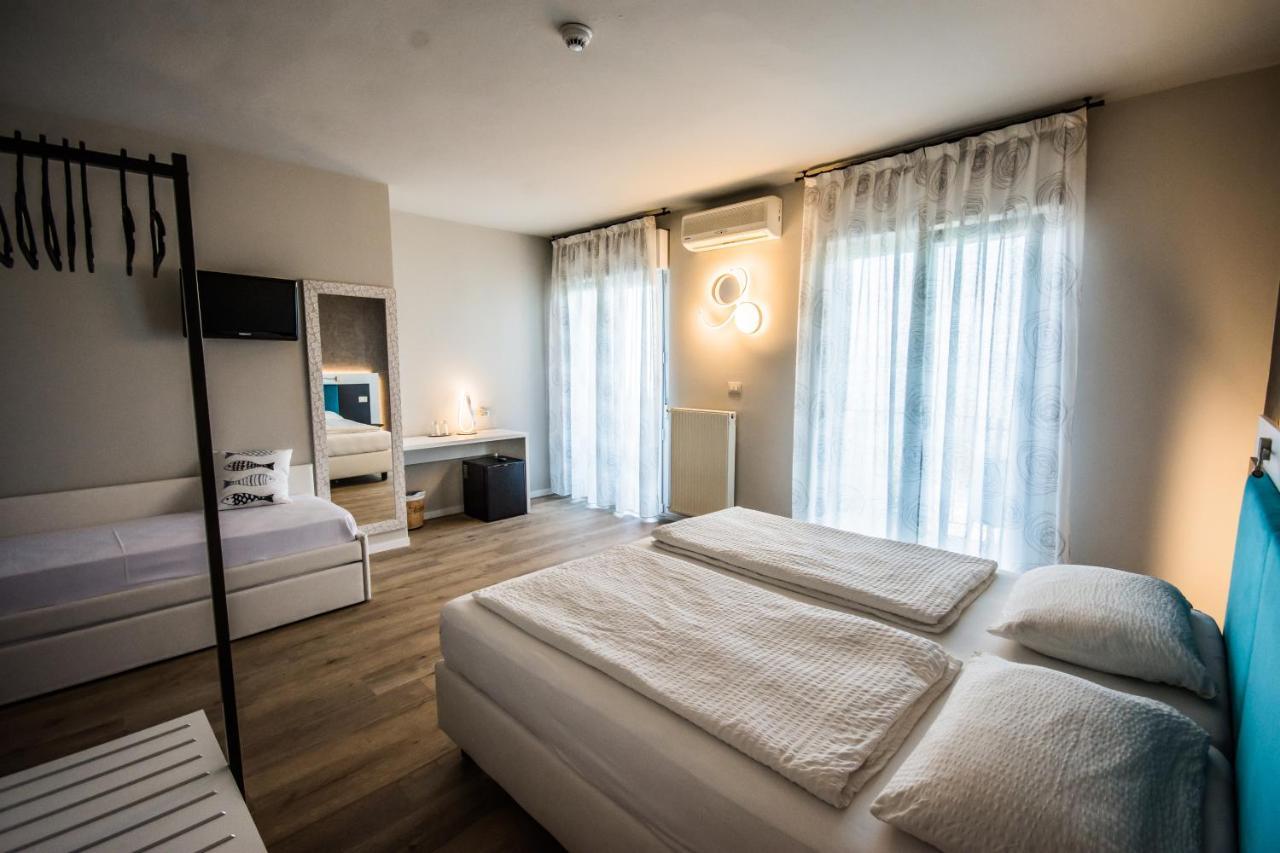 Hotel Eden Torri Del Benaco Buitenkant foto