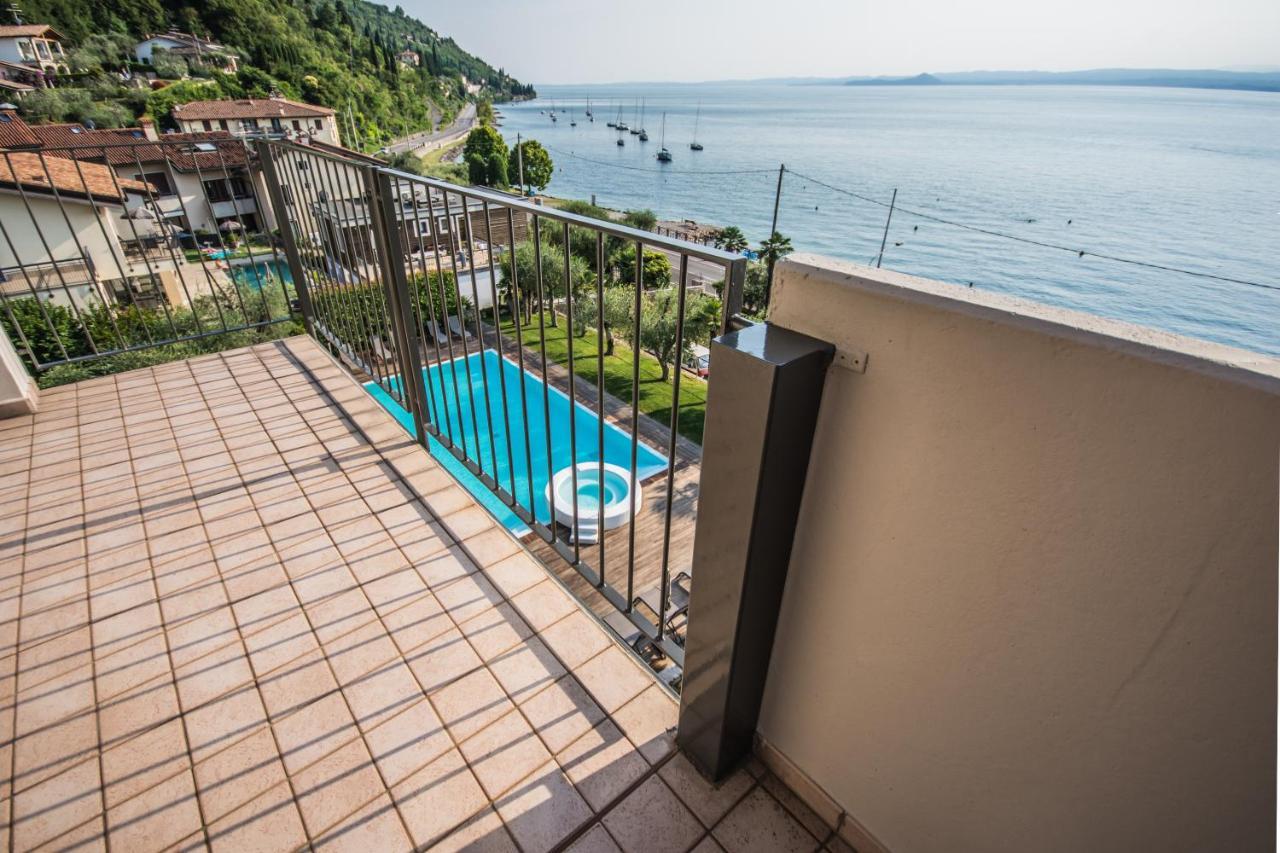 Hotel Eden Torri Del Benaco Buitenkant foto
