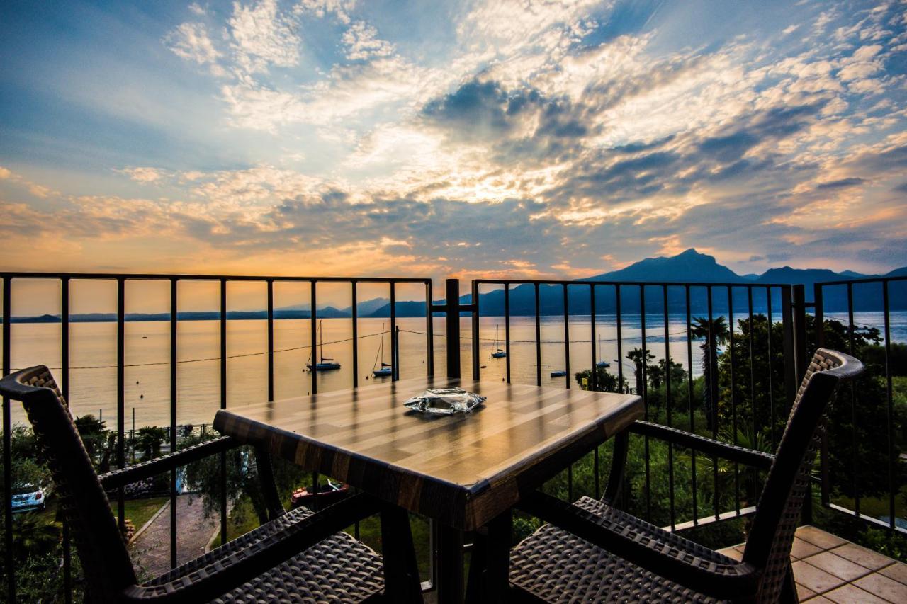 Hotel Eden Torri Del Benaco Buitenkant foto
